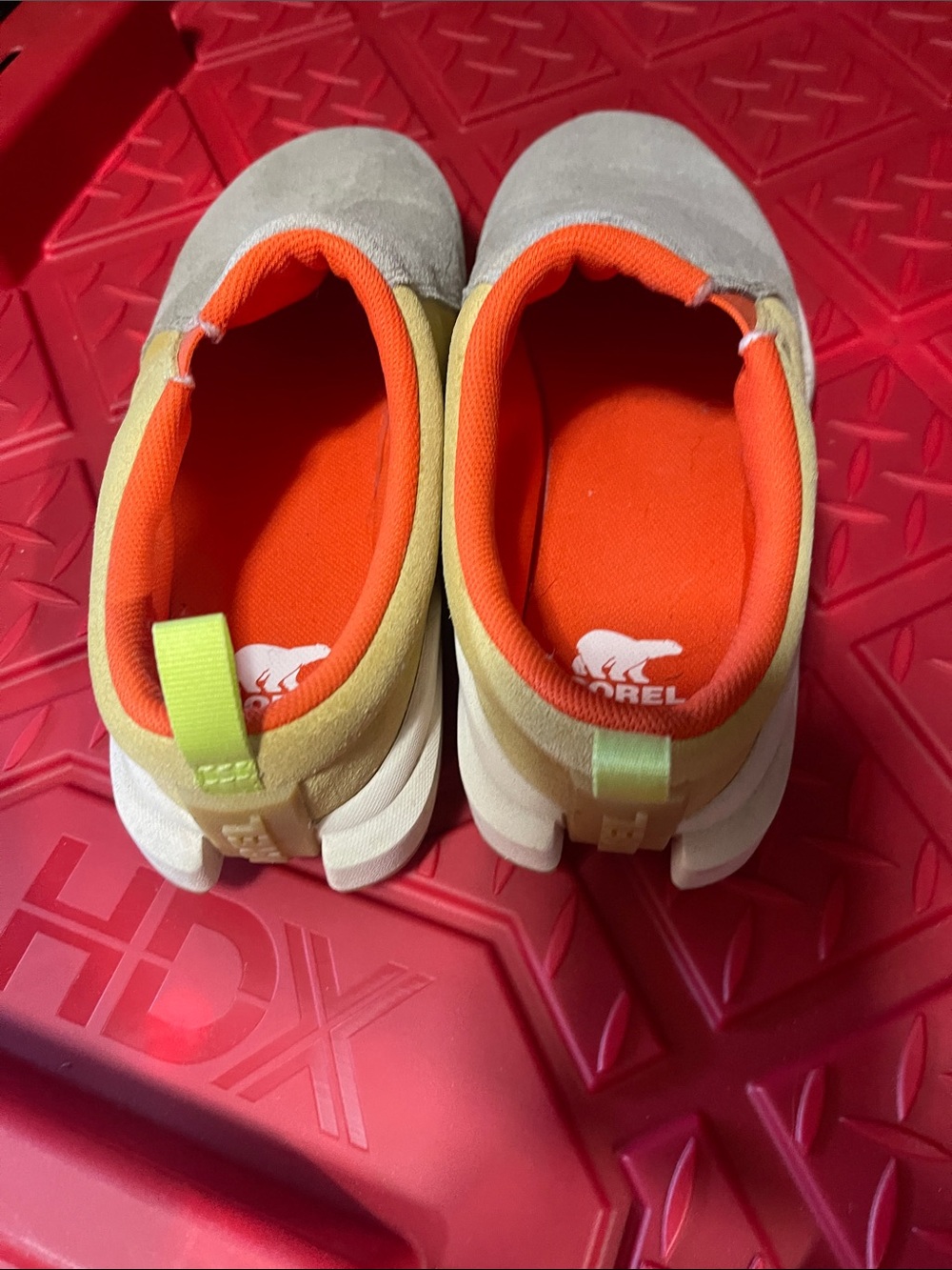Sorel Beige Suede Sneaker with White Sole and Neon Yellow Pull Tab sz8 - Picture 2 of 8